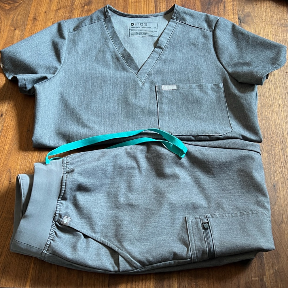 Figs Scrub set